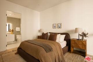 1264 N Harper Ave #302 - Photo 6 of 8