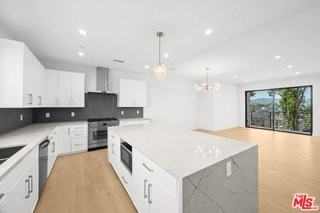 8902 Sawyer St - Photo 3 of 8