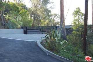 14513 Mulholland Dr - Photo 3 of 6