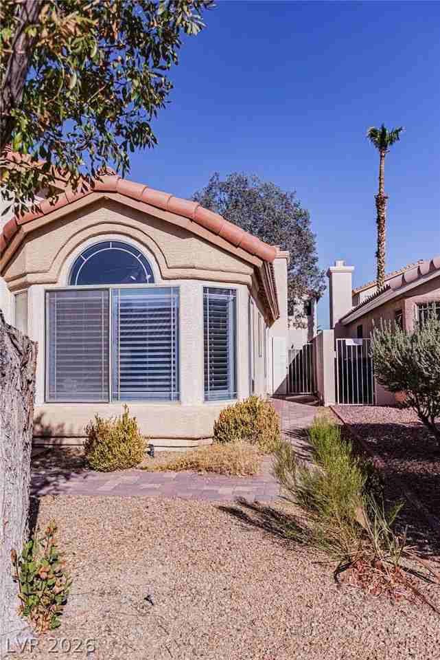 8952 Quarrystone Way - Photo 4 of 35