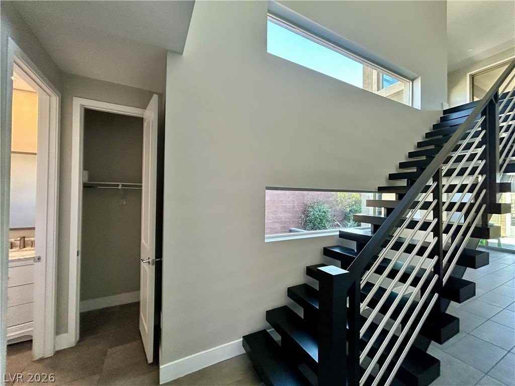 6040 Andezano Dr - Photo 3 of 34
