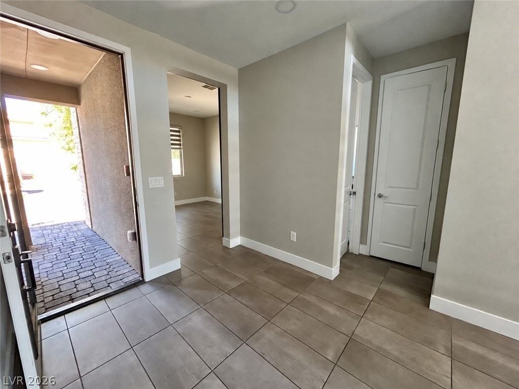 6040 Andezano Dr - Photo 4 of 34