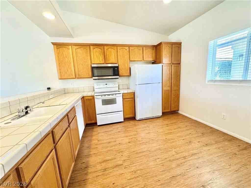 1411 Ogallala St #C - Photo 4 of 13