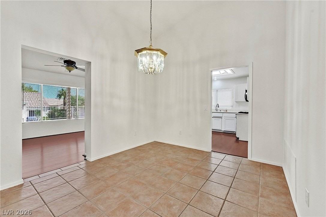 2708 Youngdale Dr - Photo 4 of 38