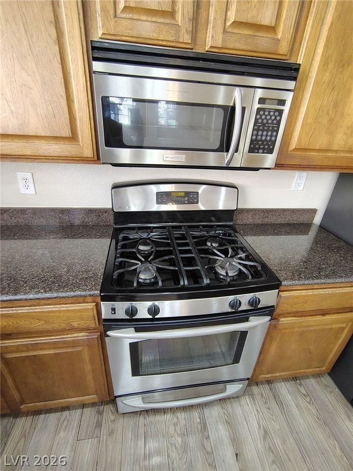 6718 Twisted Wood Dr - Photo 3 of 9