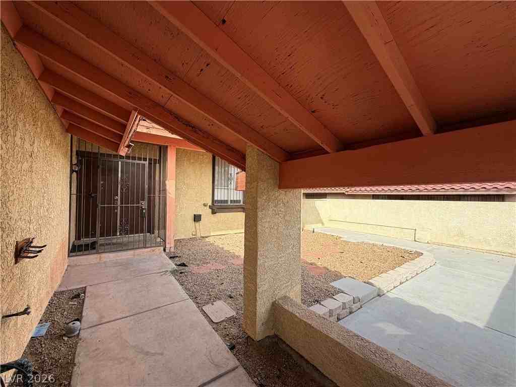 5252 Cartaro Dr - Photo 2 of 39