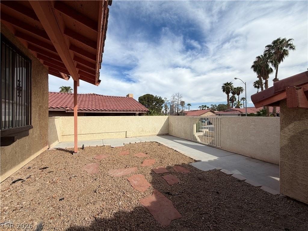 5252 Cartaro Dr - Photo 3 of 39
