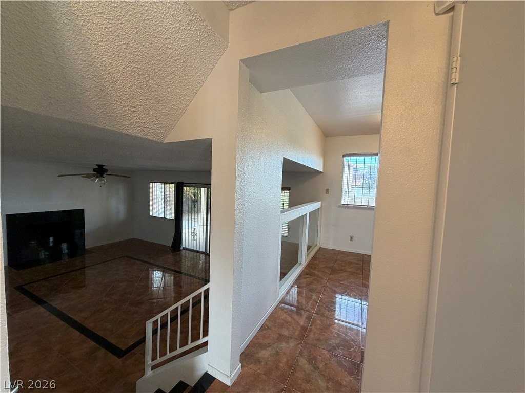 5252 Cartaro Dr - Photo 6 of 39