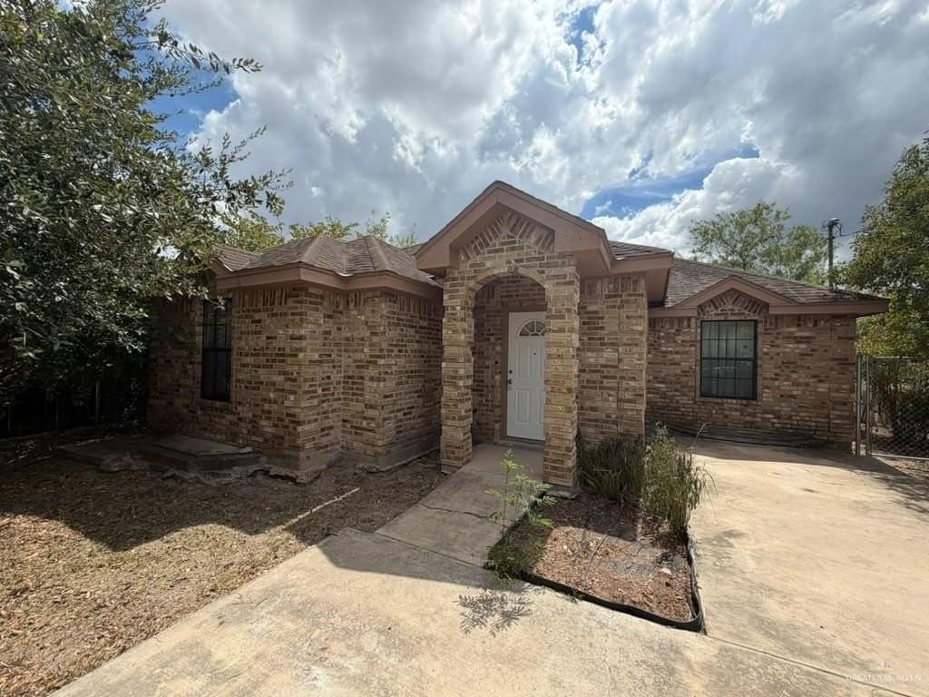 2037 Diaz Ave - Photo 2 of 21