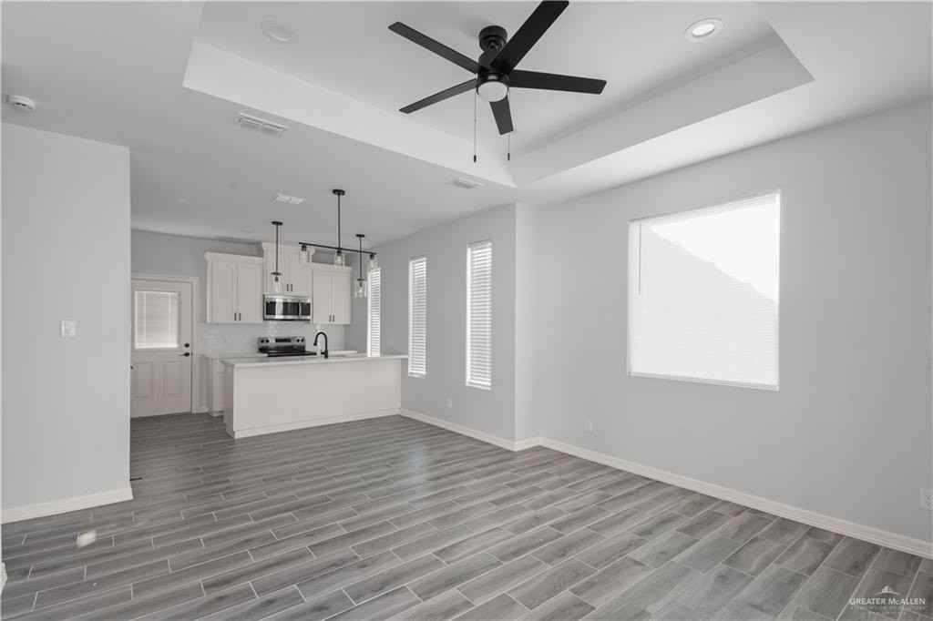 504 N Emerald Ave #1 - Photo 3 of 18