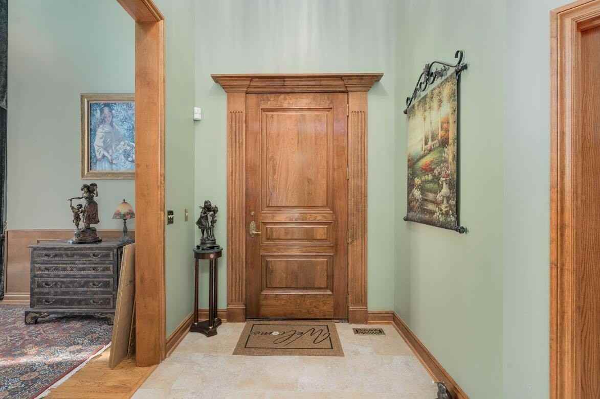 833 Lakewood Dr - Photo 5 of 50
