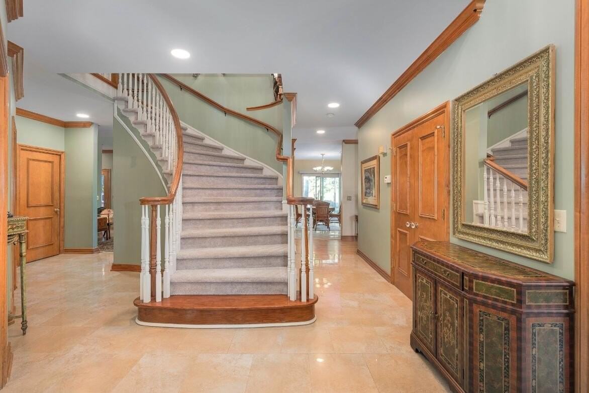 833 Lakewood Dr - Photo 6 of 50