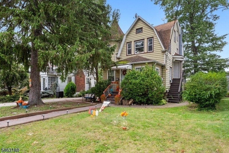 298 Carmita Ave
