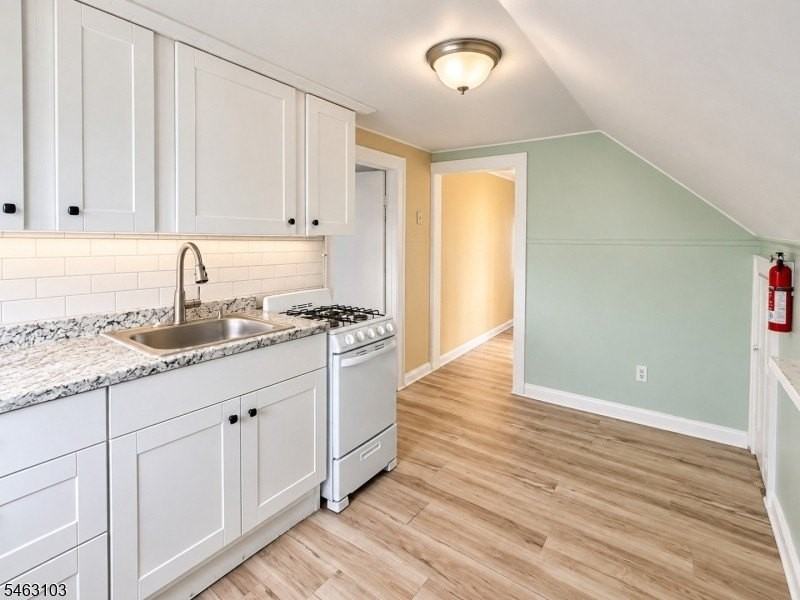 303 Pearl St - Photo 3 of 7