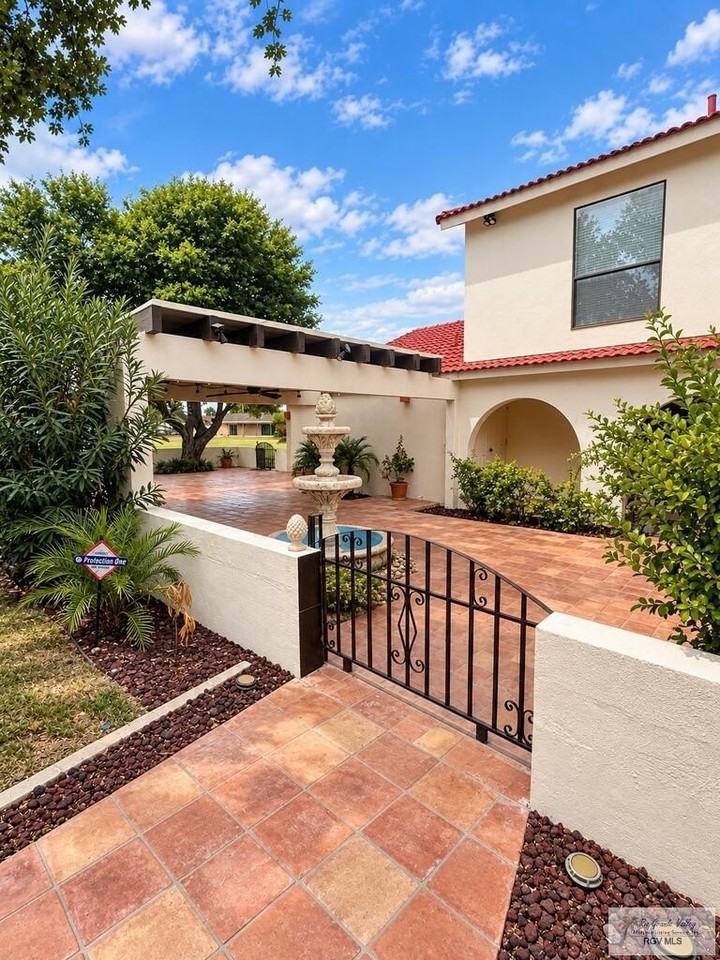 813 De Leon Ave - Photo 2 of 24