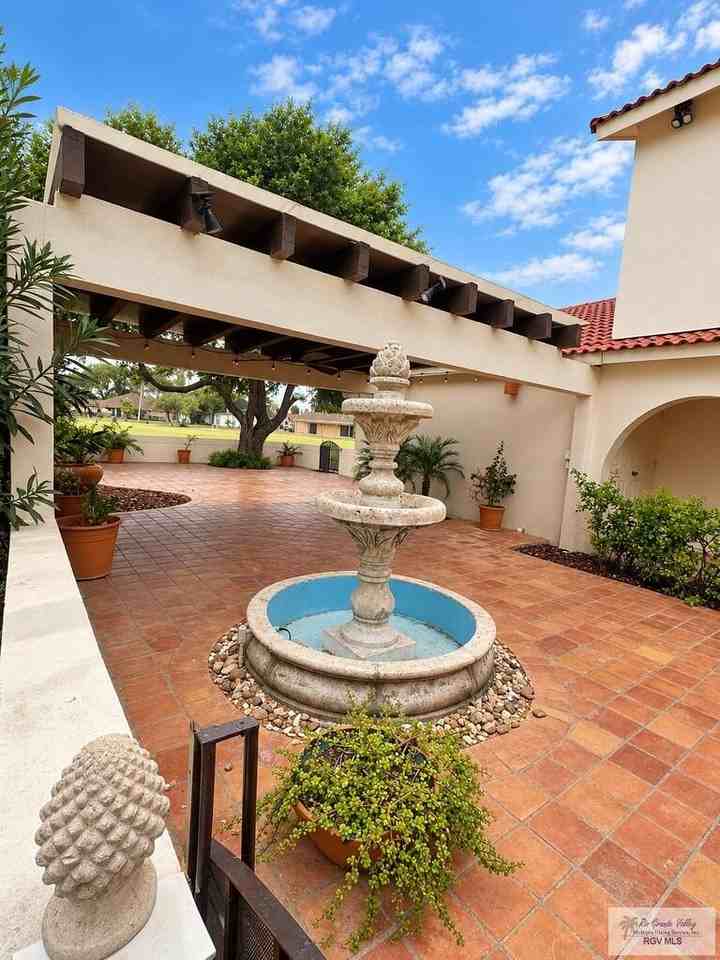 813 De Leon Ave - Photo 3 of 24
