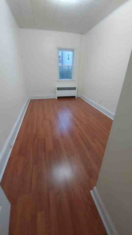 256 Bowers St - Photo 4 of 6