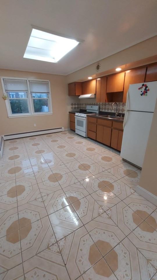 256 Bowers St - Photo 6 of 6