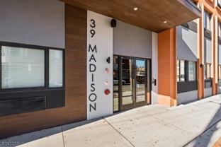 39 Madison St #508 - Photo 1 of 1