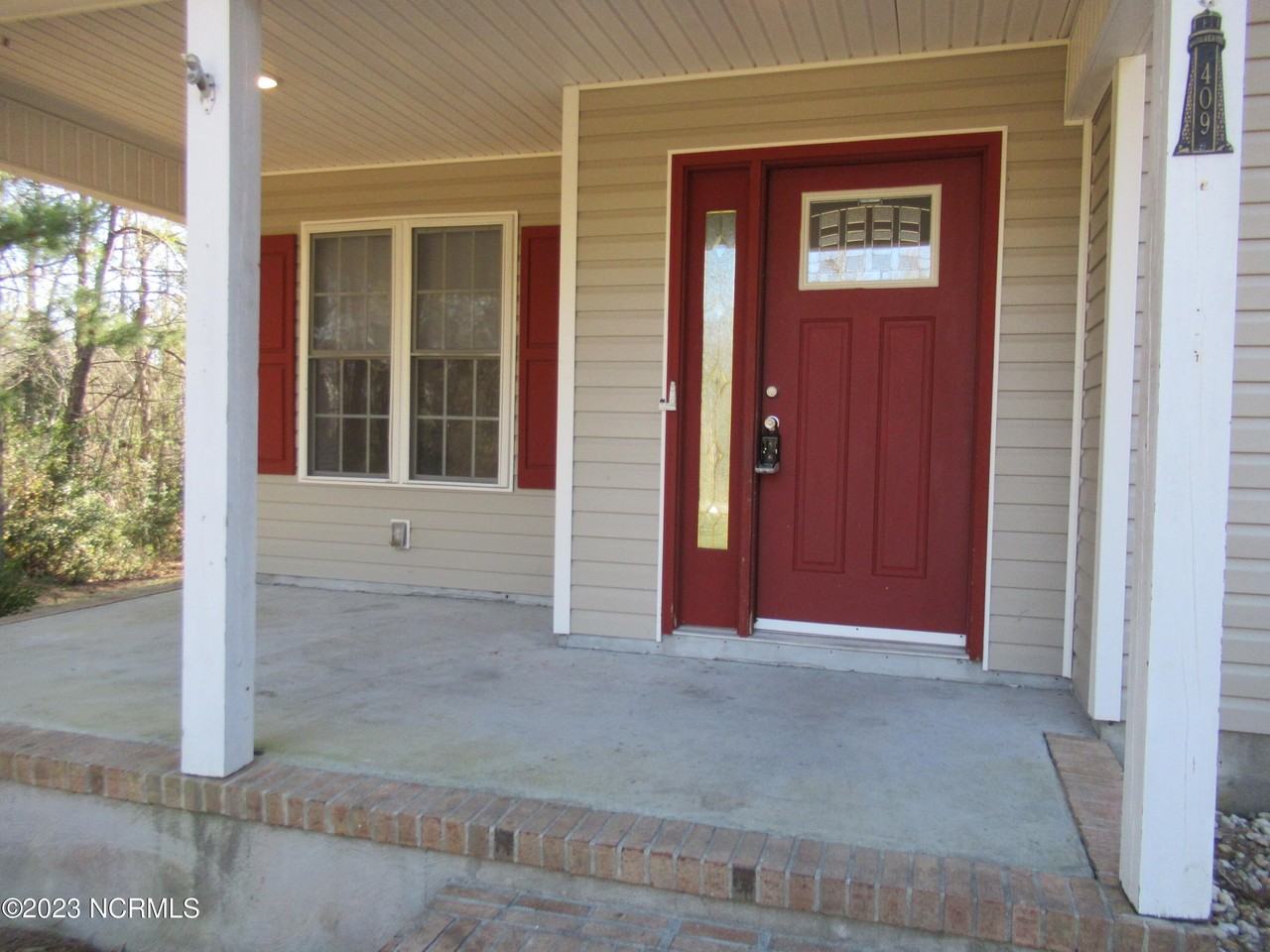 409 Celtic Ash St - Photo 3 of 23