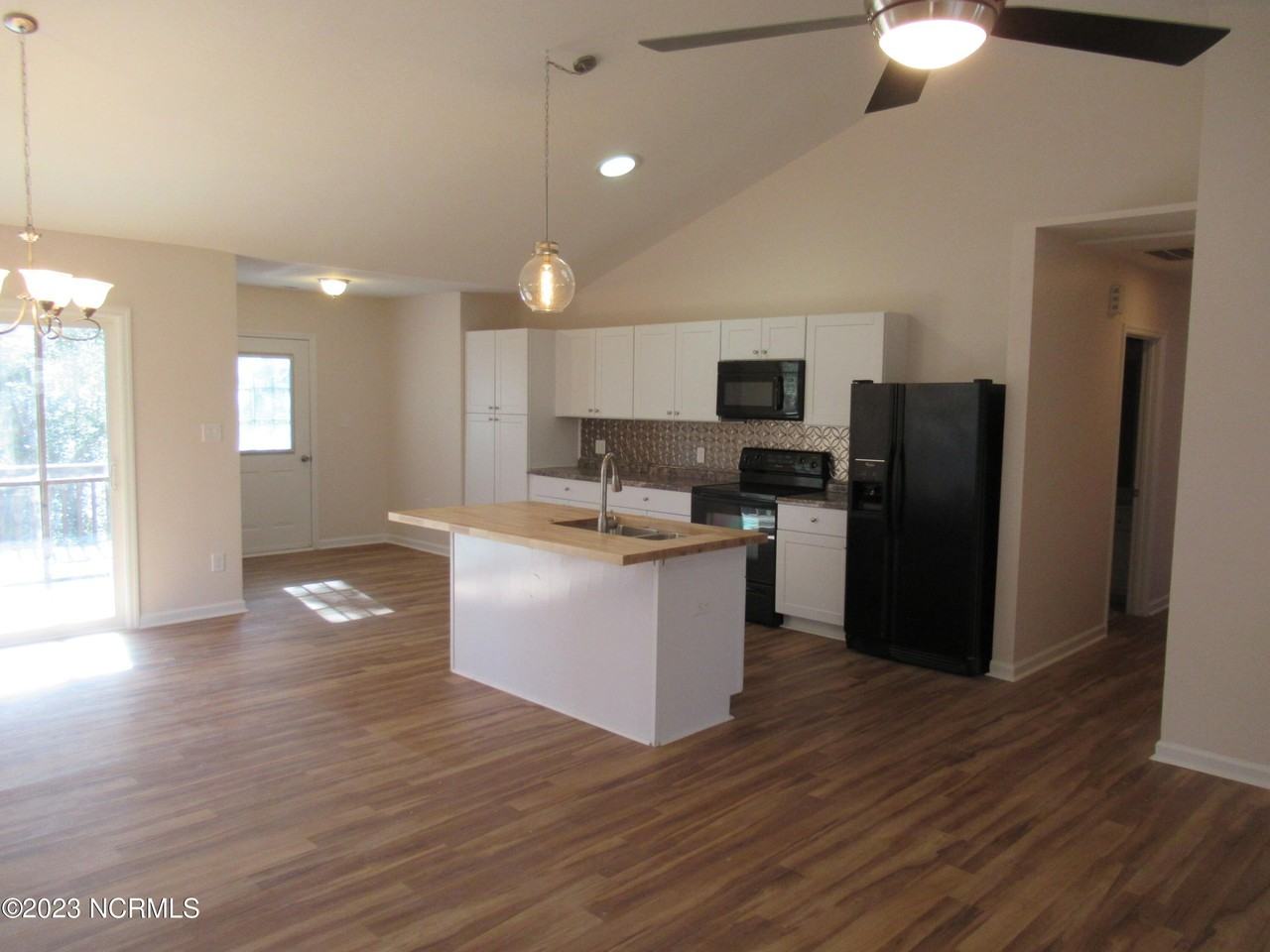 409 Celtic Ash St - Photo 6 of 23
