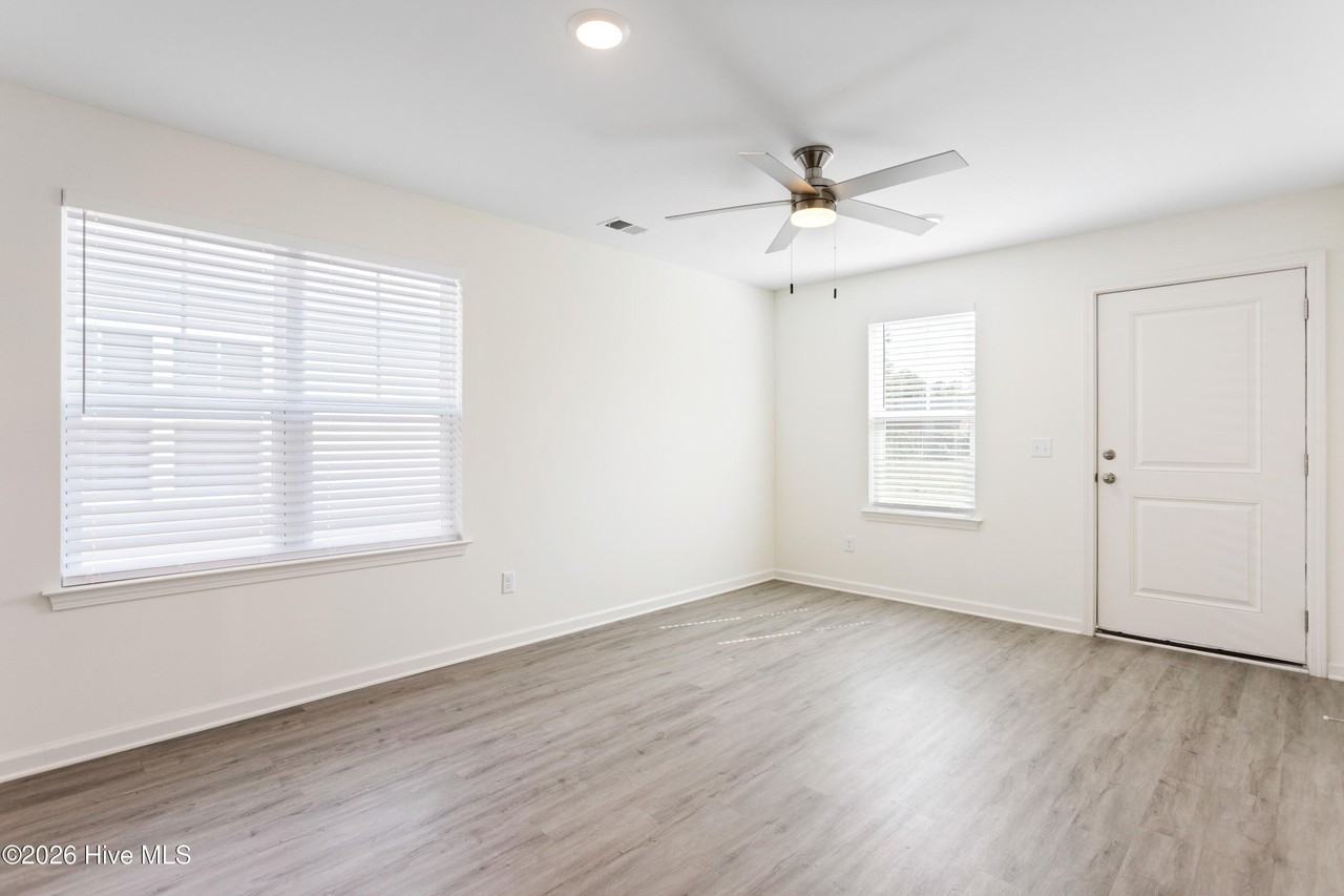 714 Taylor St #C - Photo 3 of 23