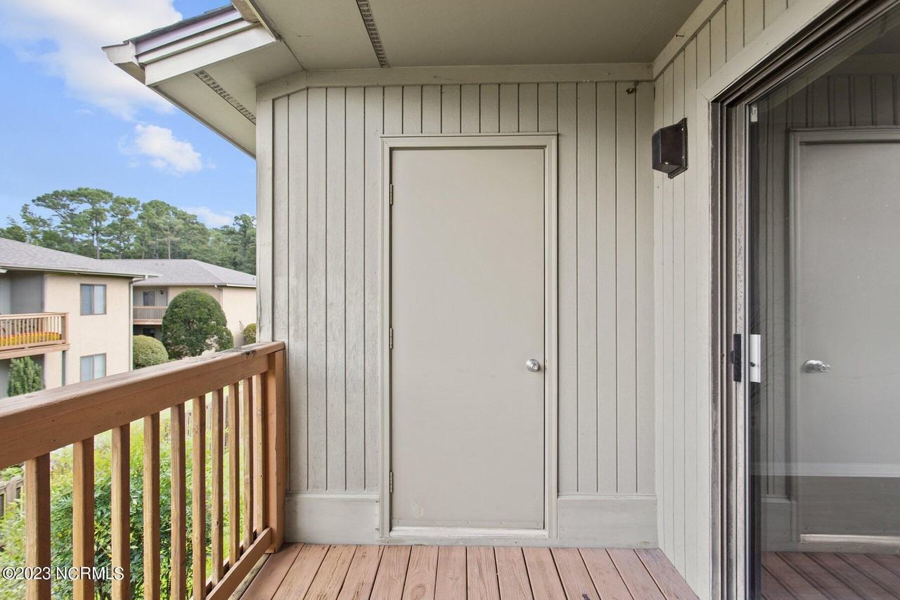 3726 Saint Johns Ct #B - Photo 3 of 28