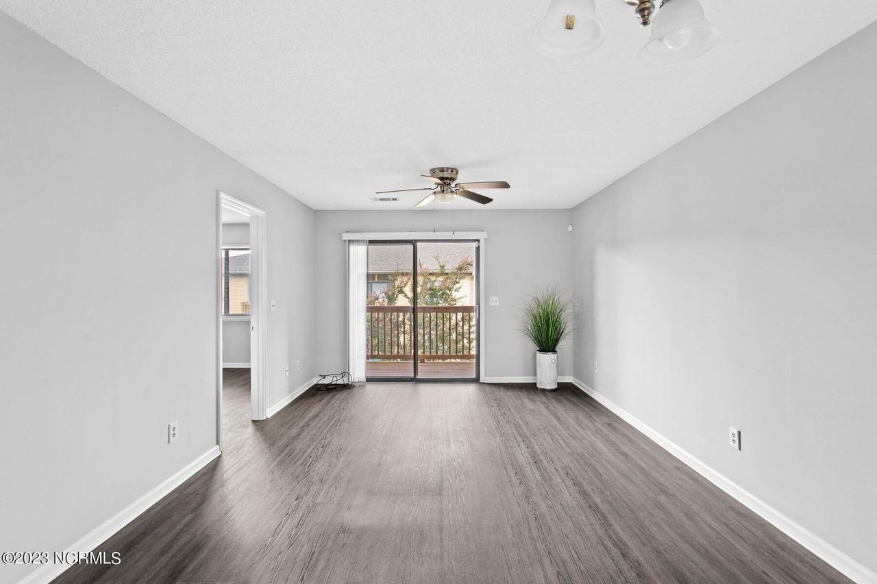 3726 Saint Johns Ct #B - Photo 5 of 28