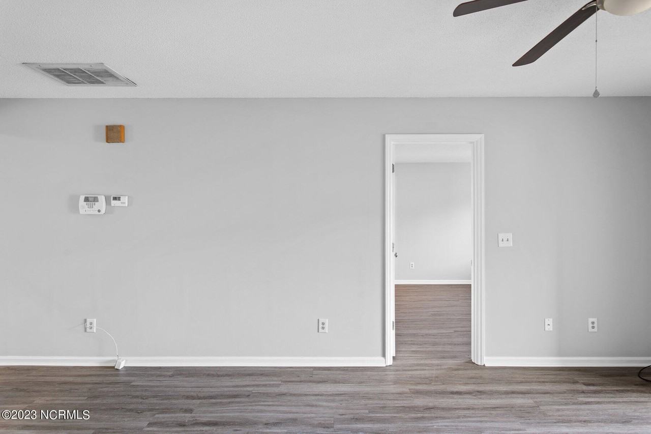 3726 Saint Johns Ct #B - Photo 7 of 28