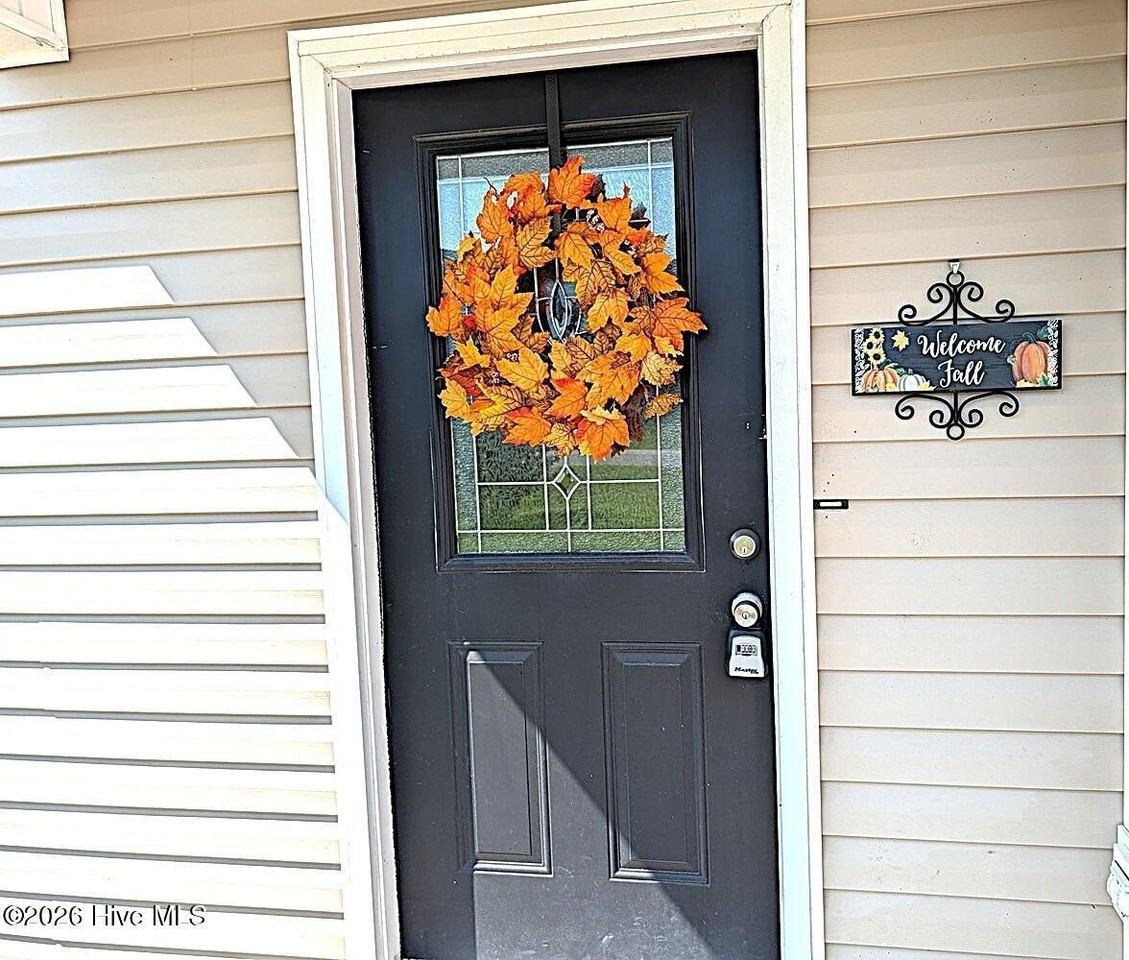 110 Sonia Dr - Photo 2 of 36