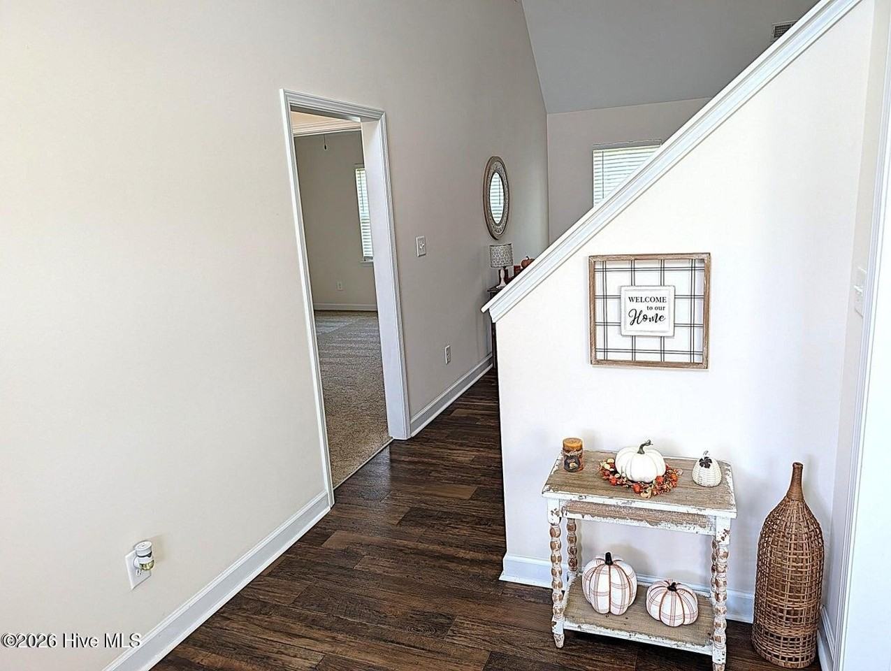 110 Sonia Dr - Photo 4 of 36