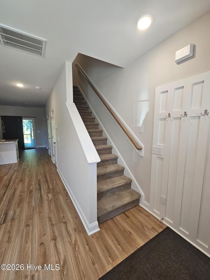 130 Loren Rd - Photo 2 of 13