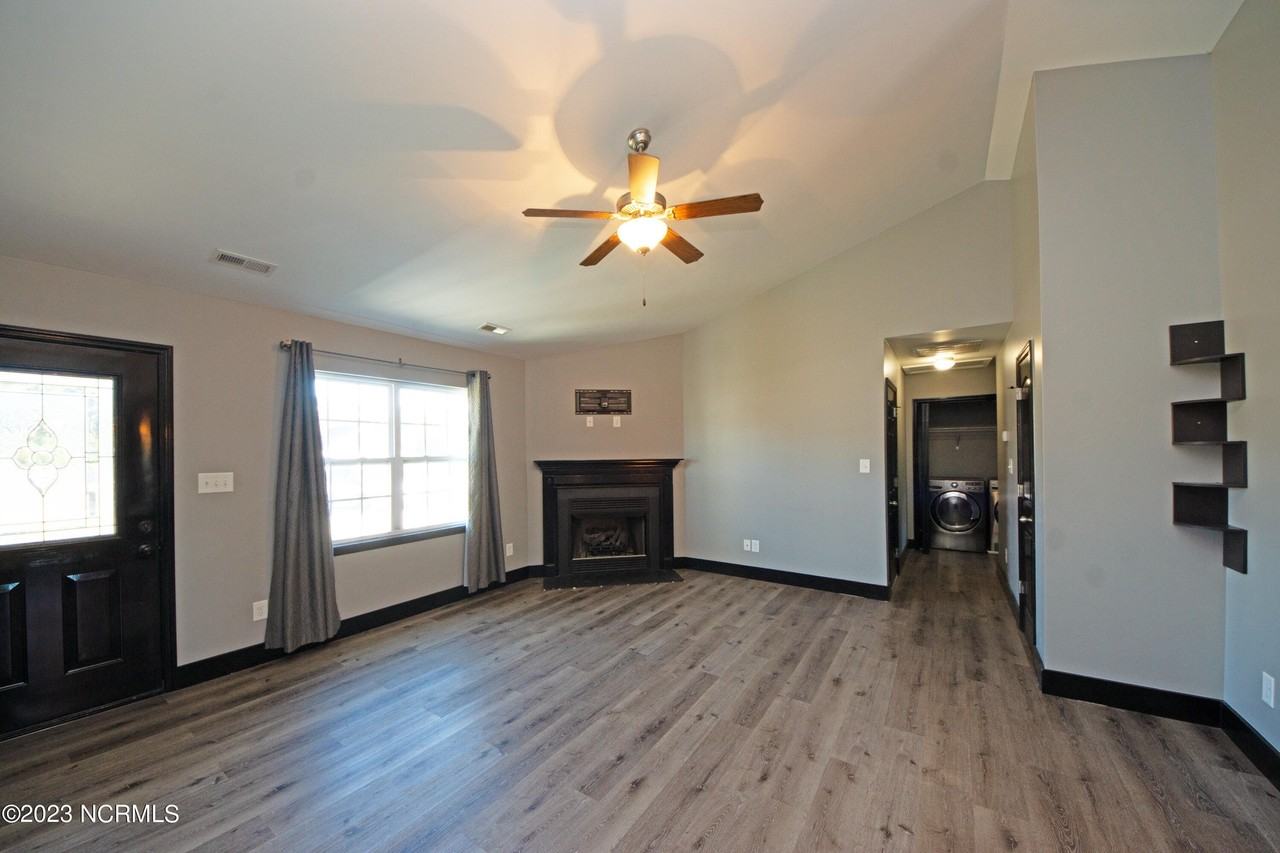 315 Basil Ct - Photo 6 of 29