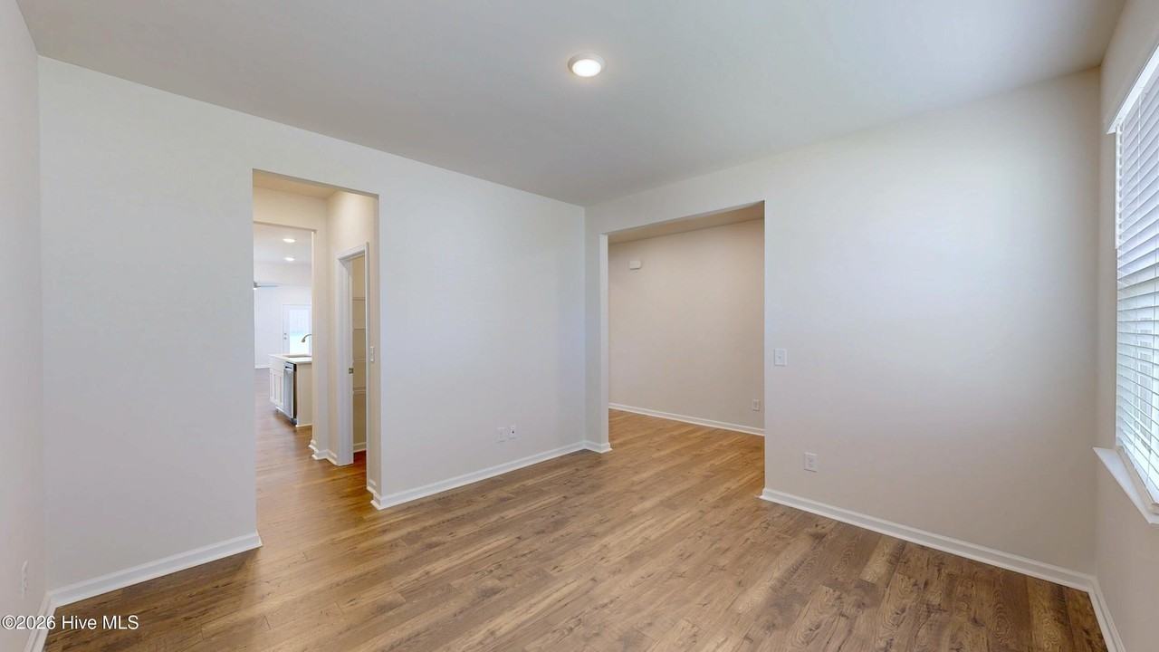 5081 Tullamore Dr - Photo 7 of 41