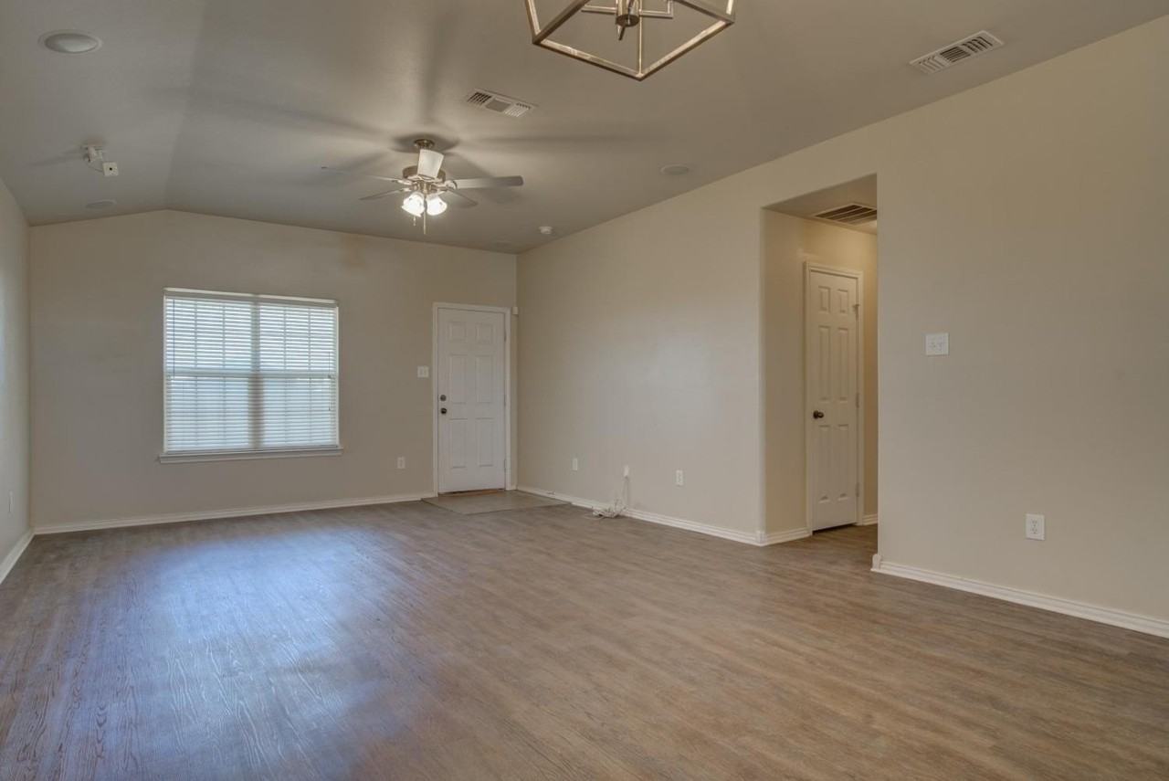 1715 100th St - Photo 3 of 23
