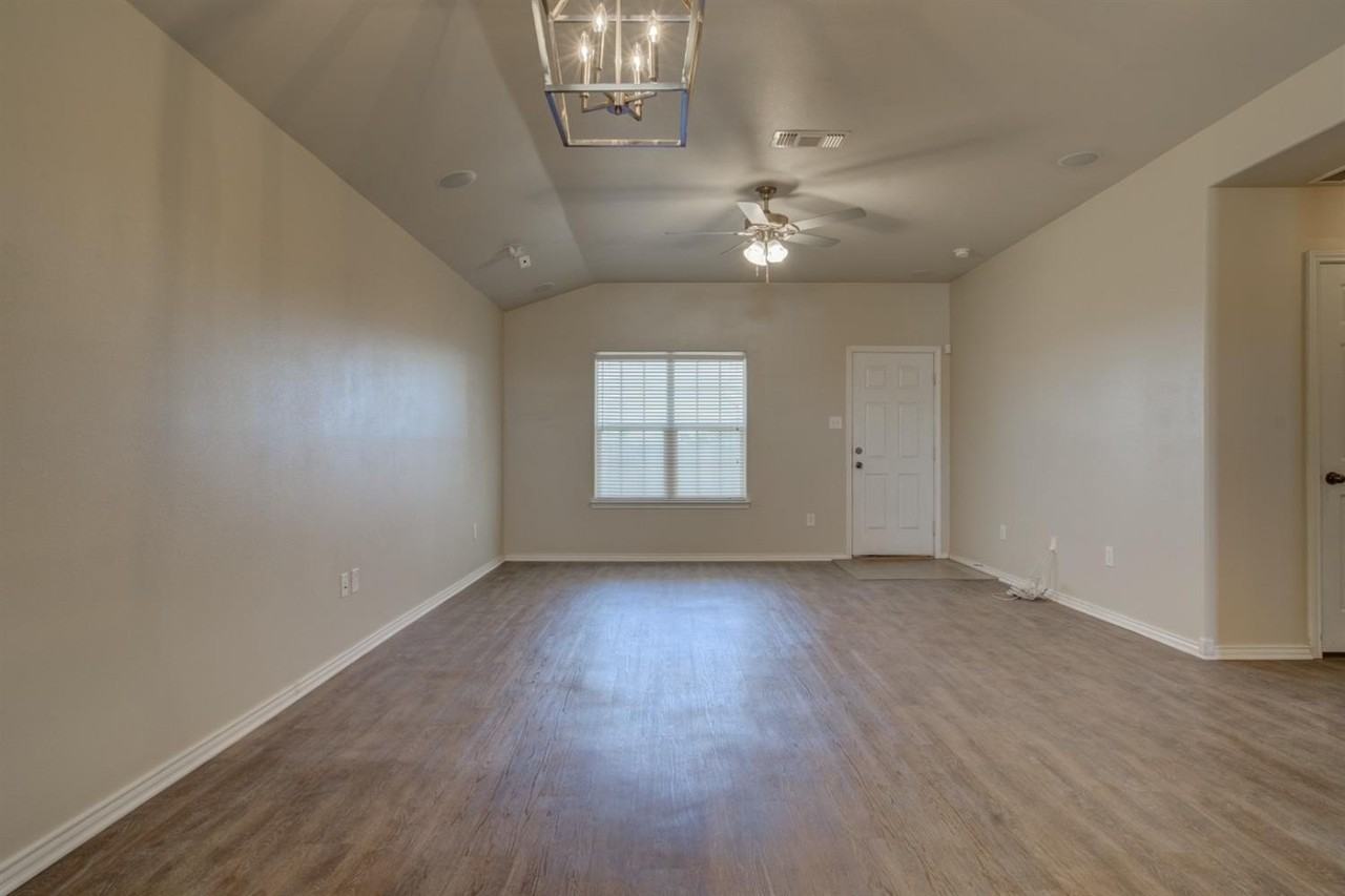 1715 100th St - Photo 5 of 23
