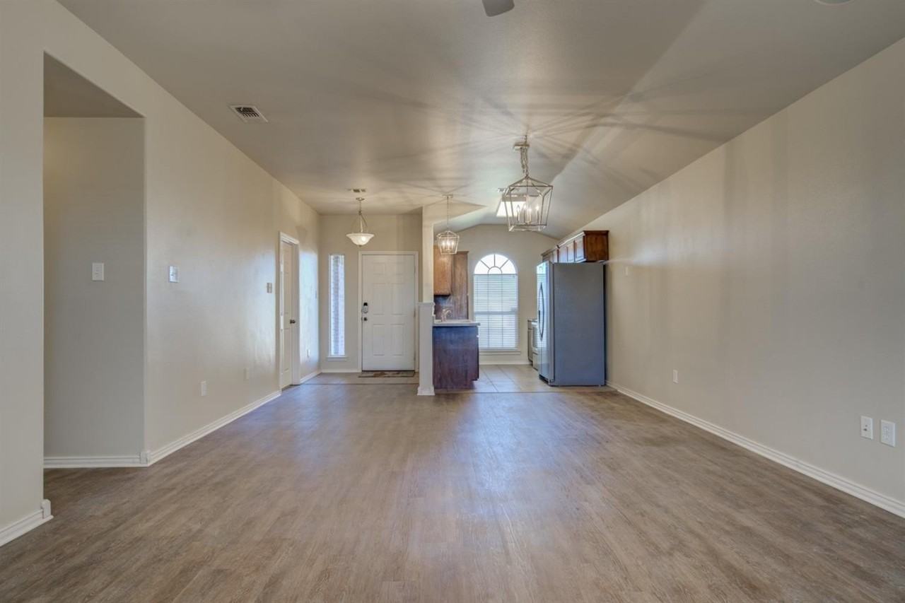 1715 100th St - Photo 6 of 23