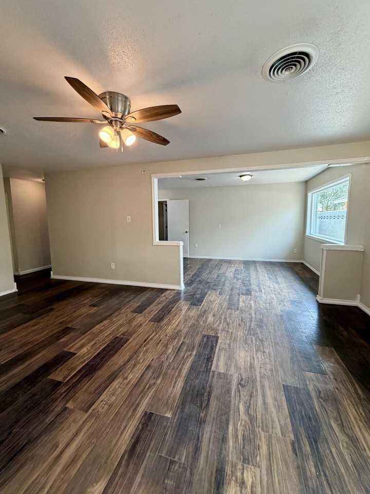 2112 58th St - Photo 6 of 19