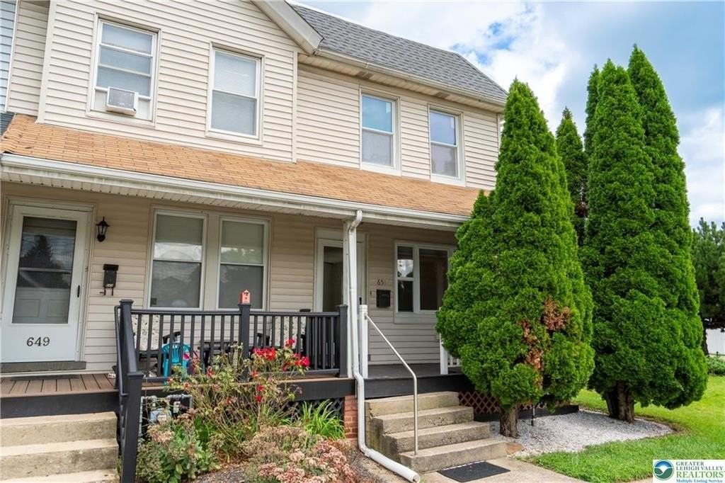 651 E Washington Ave - Photo 2 of 44
