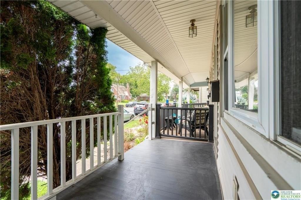 651 E Washington Ave - Photo 5 of 44