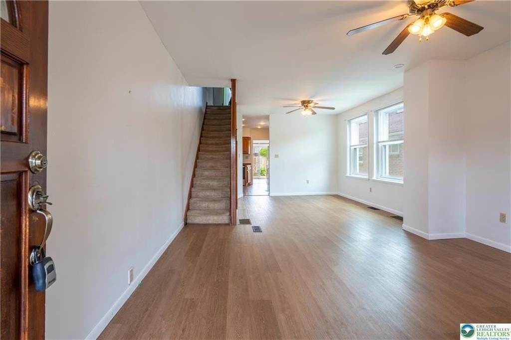 651 E Washington Ave - Photo 6 of 44