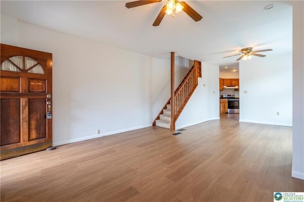 651 E Washington Ave - Photo 7 of 44