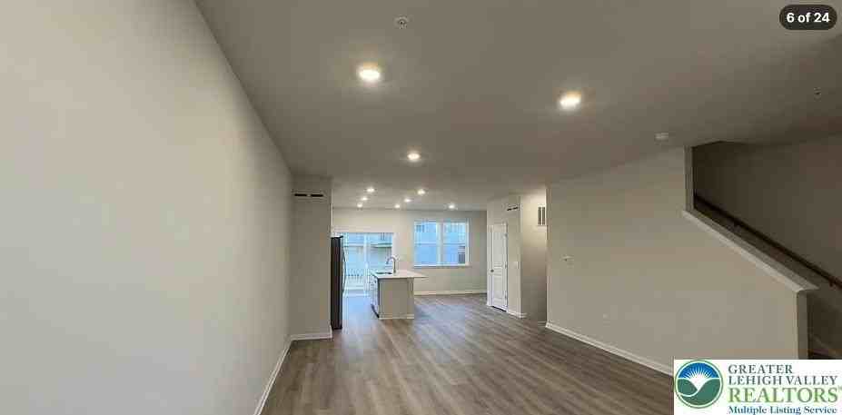 Alexander Ct #8342 - Photo 3 of 9