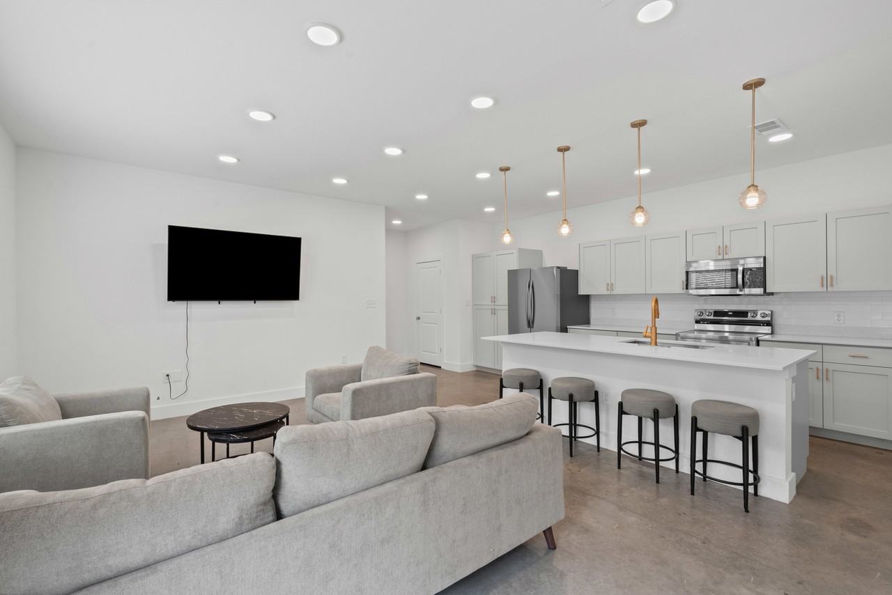 3150 Lubbock Ave - Photo 4 of 16