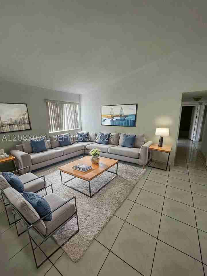 17346 Nw 74th Ave #201 - Photo 4 of 18