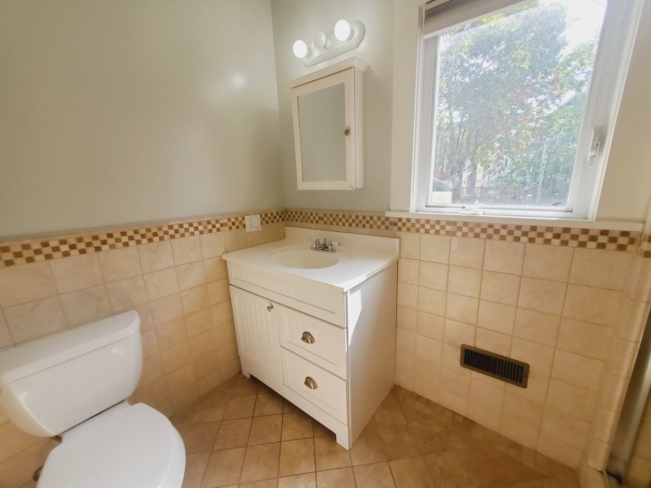 20 Haviland St #1 - Photo 5 of 8