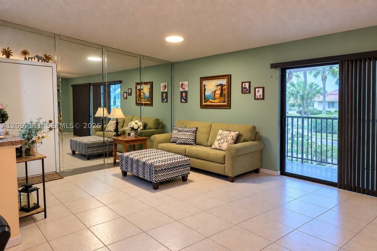 10951 W Clairmont Cir #209 - Photo 3 of 34