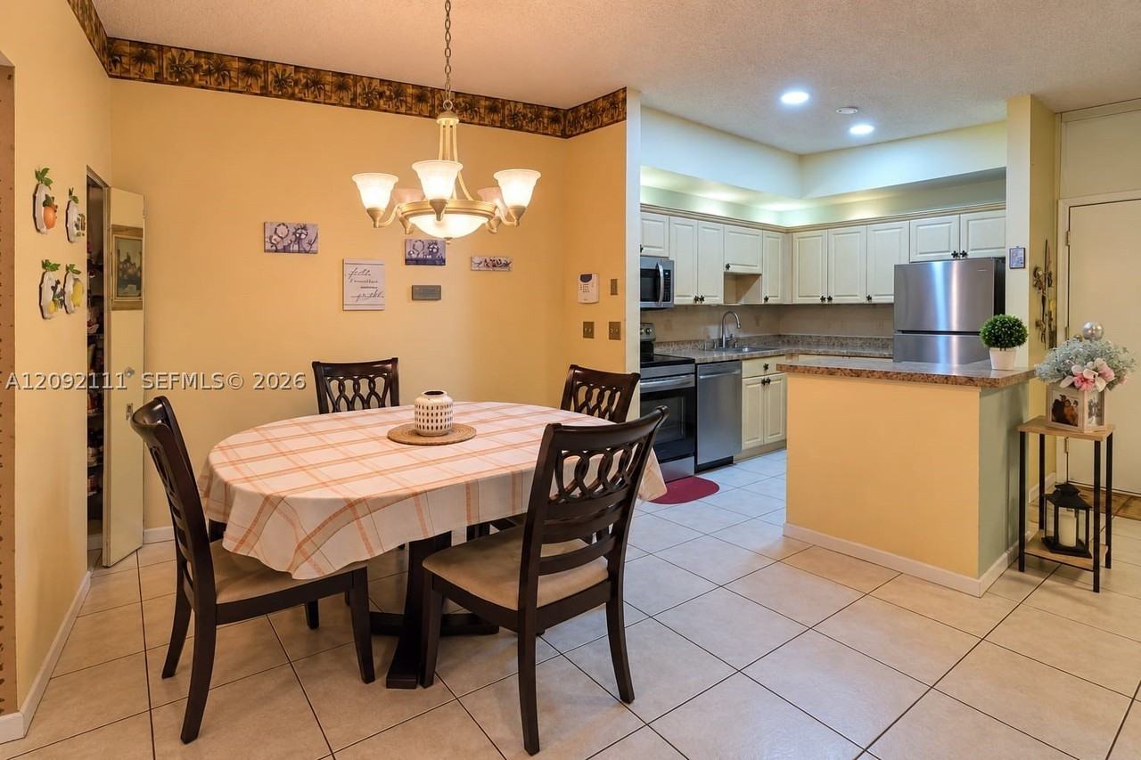 10951 W Clairmont Cir #209 - Photo 4 of 34