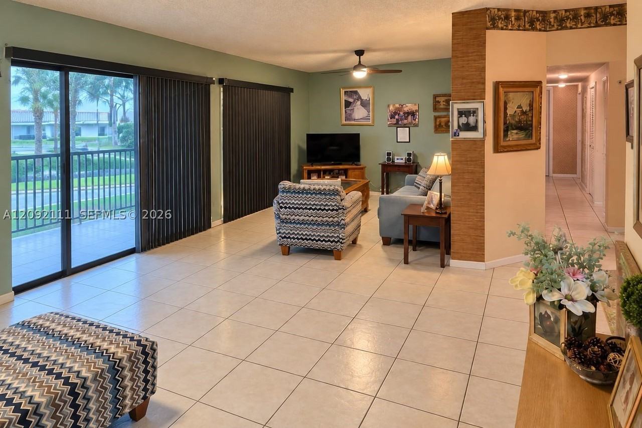 10951 W Clairmont Cir #209 - Photo 7 of 34