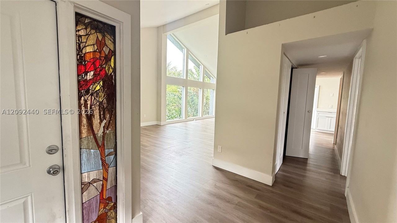 126 Ne 19th Ave #2 - Photo 3 of 18
